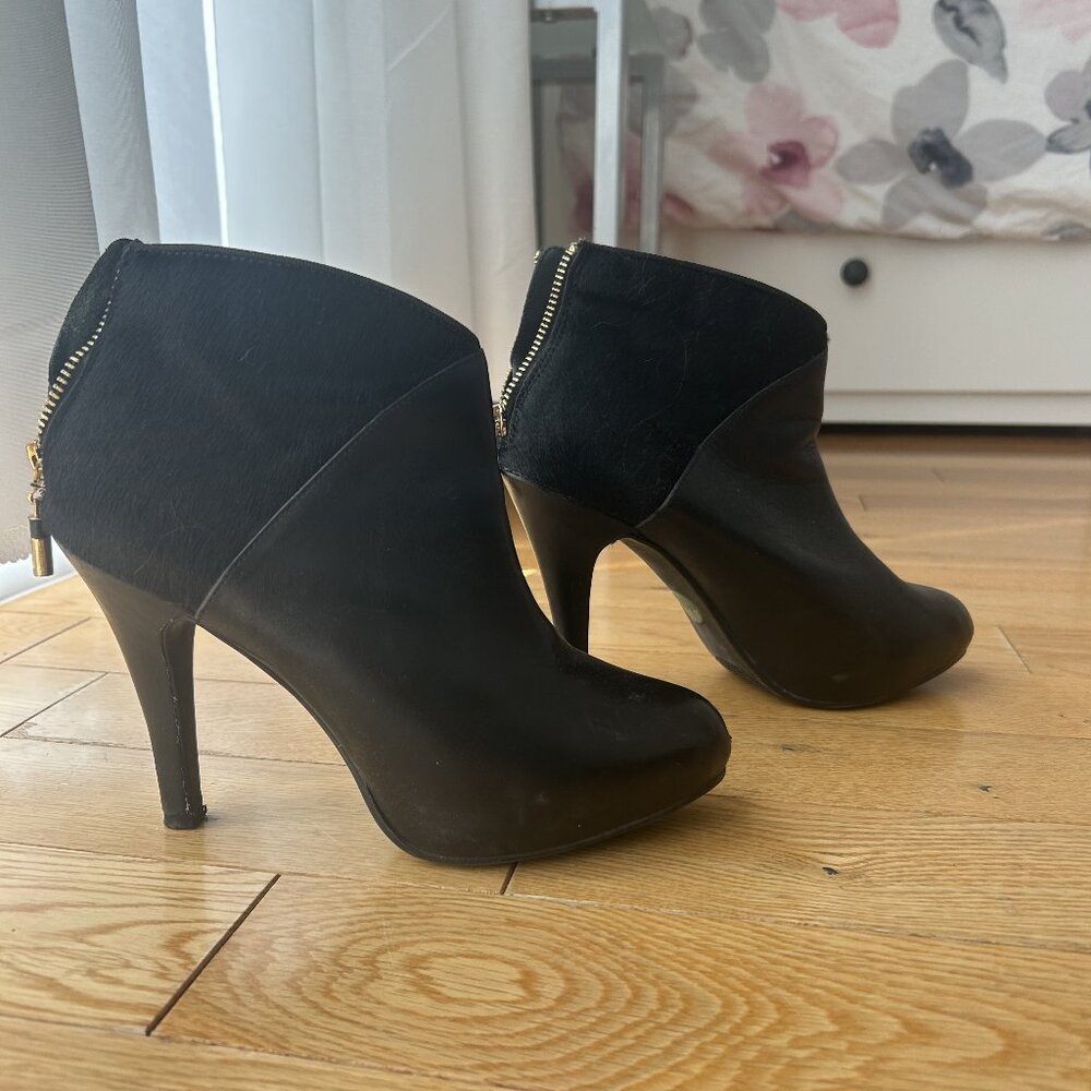 Lexington black leather angle boots